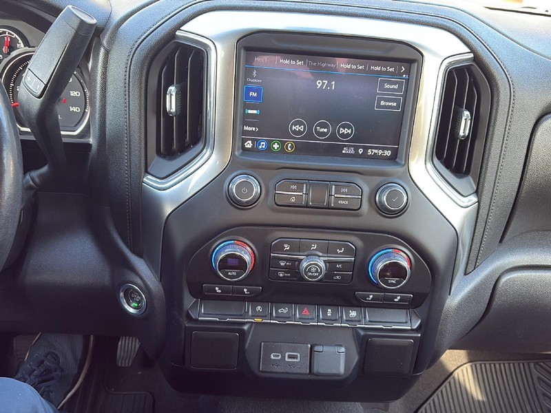 Chevrolet Silverado 1500 Vehicle Full-screen Gallery Image 20