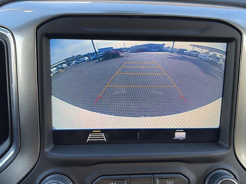 Chevrolet Silverado 1500 Vehicle Full-screen Gallery Image 21