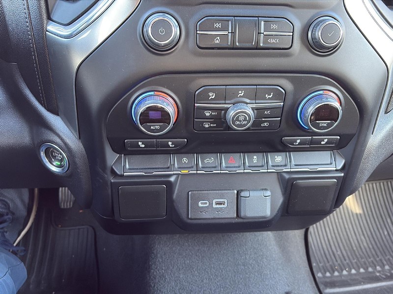 Chevrolet Silverado 1500 Vehicle Full-screen Gallery Image 22