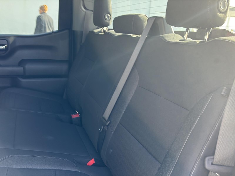 Chevrolet Silverado 1500 Vehicle Full-screen Gallery Image 27