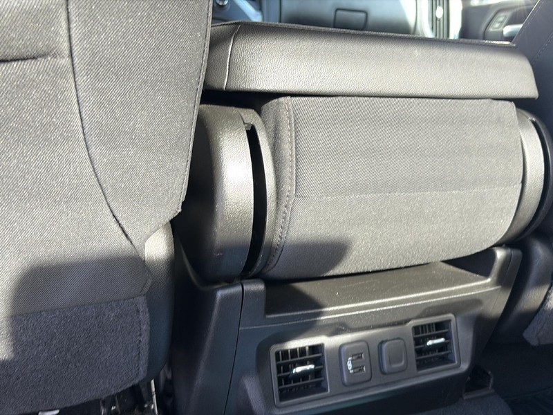 Chevrolet Silverado 1500 Vehicle Full-screen Gallery Image 28