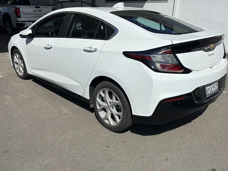 Chevrolet Volt Vehicle Full-screen Gallery Image 05