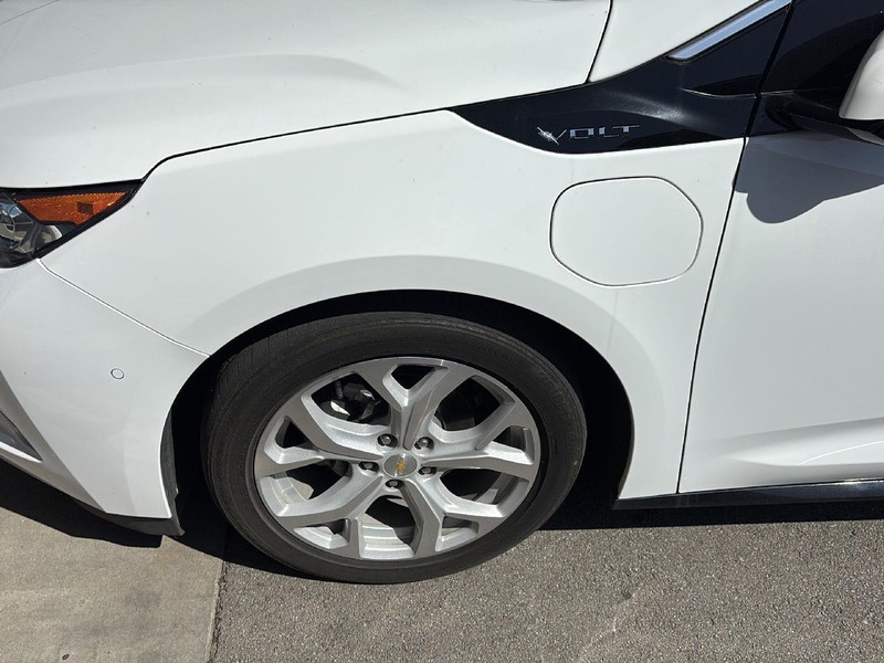 Chevrolet Volt Vehicle Full-screen Gallery Image 06