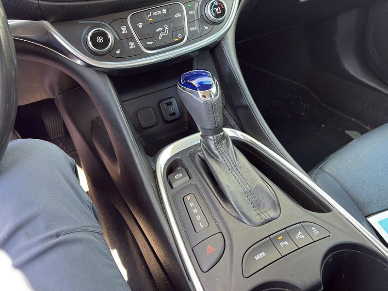 Chevrolet Volt Vehicle Full-screen Gallery Image 15
