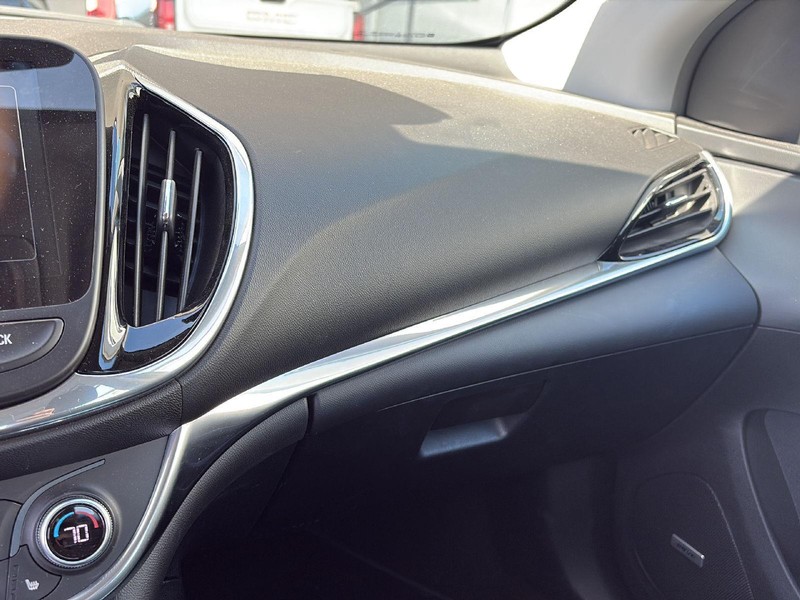 Chevrolet Volt Vehicle Full-screen Gallery Image 16