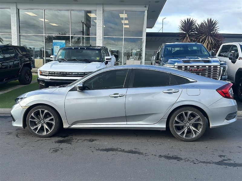 Honda Civic Sedan Vehicle Full-screen Gallery Image 03