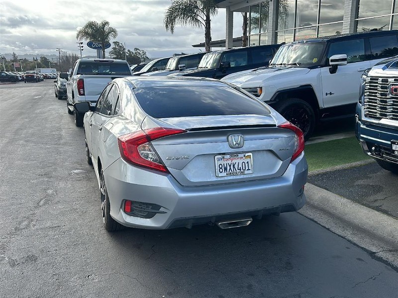 Honda Civic Sedan Vehicle Full-screen Gallery Image 04