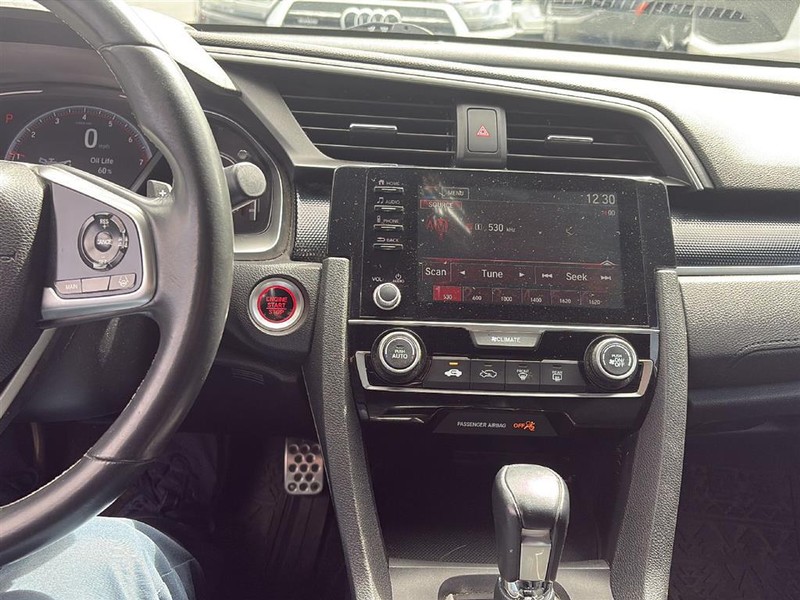 Honda Civic Sedan Vehicle Full-screen Gallery Image 16