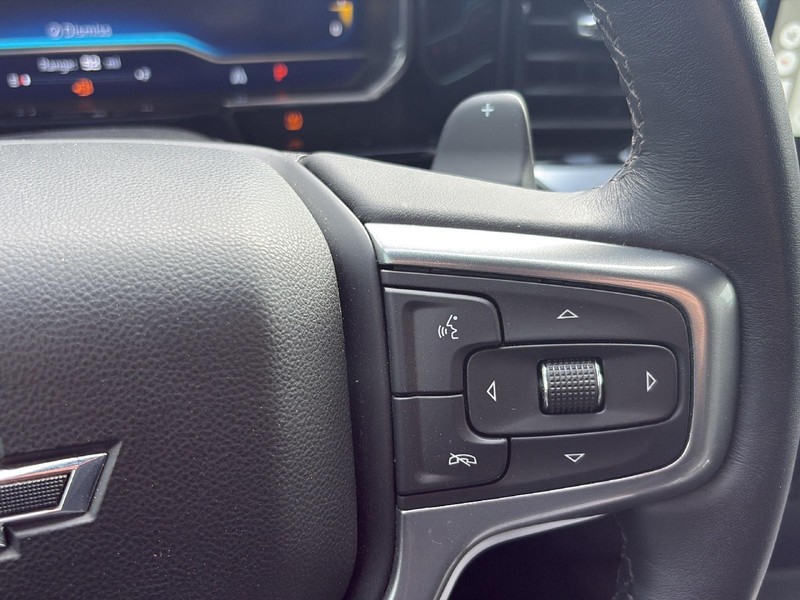 Chevrolet Silverado 1500 Vehicle Full-screen Gallery Image 21