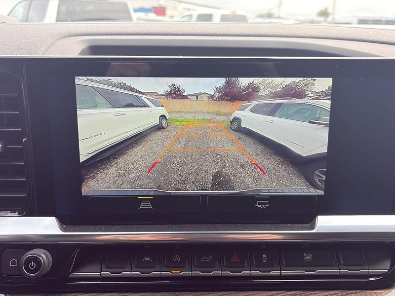 Chevrolet Silverado 1500 Vehicle Full-screen Gallery Image 23