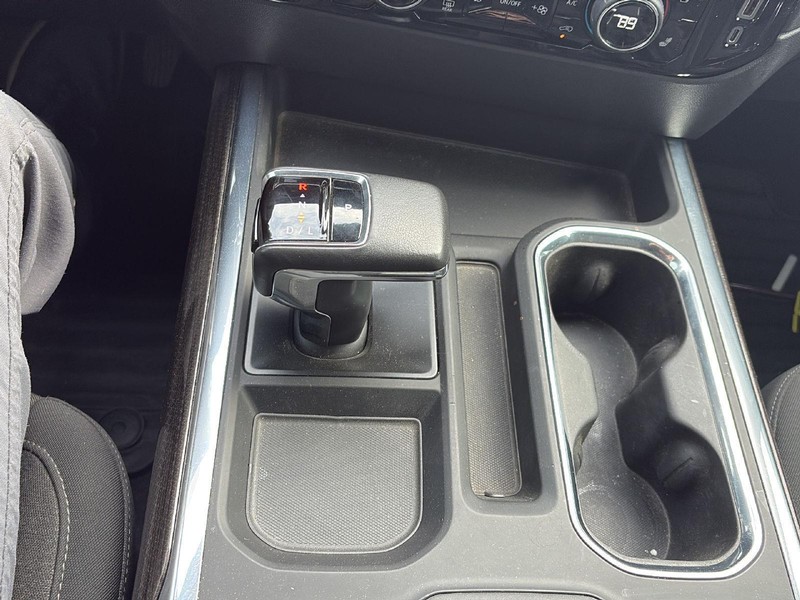 Chevrolet Silverado 1500 Vehicle Full-screen Gallery Image 25