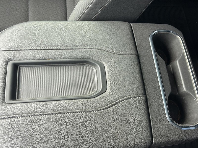 Chevrolet Silverado 1500 Vehicle Full-screen Gallery Image 26
