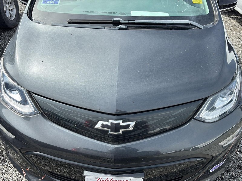 Chevrolet Bolt EV Vehicle Full-screen Gallery Image 02
