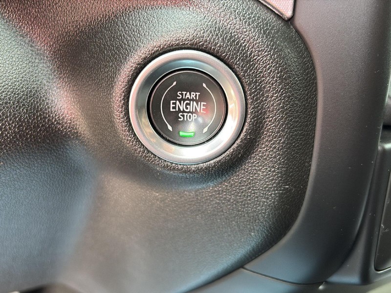GMC Sierra 1500 Vehicle Full-screen Gallery Image 16