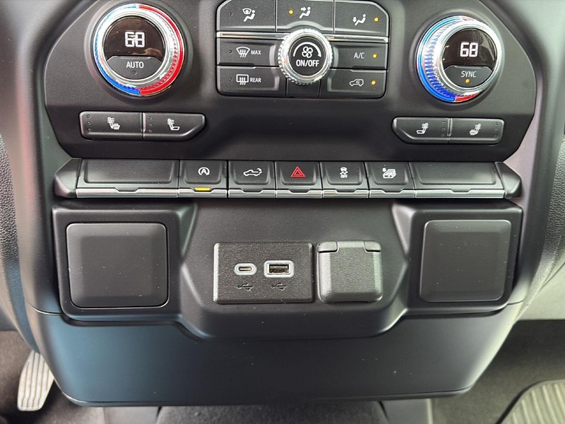 GMC Sierra 1500 Vehicle Full-screen Gallery Image 17