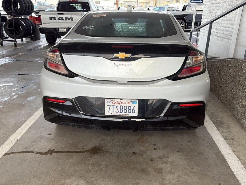 Chevrolet Volt Vehicle Full-screen Gallery Image 04