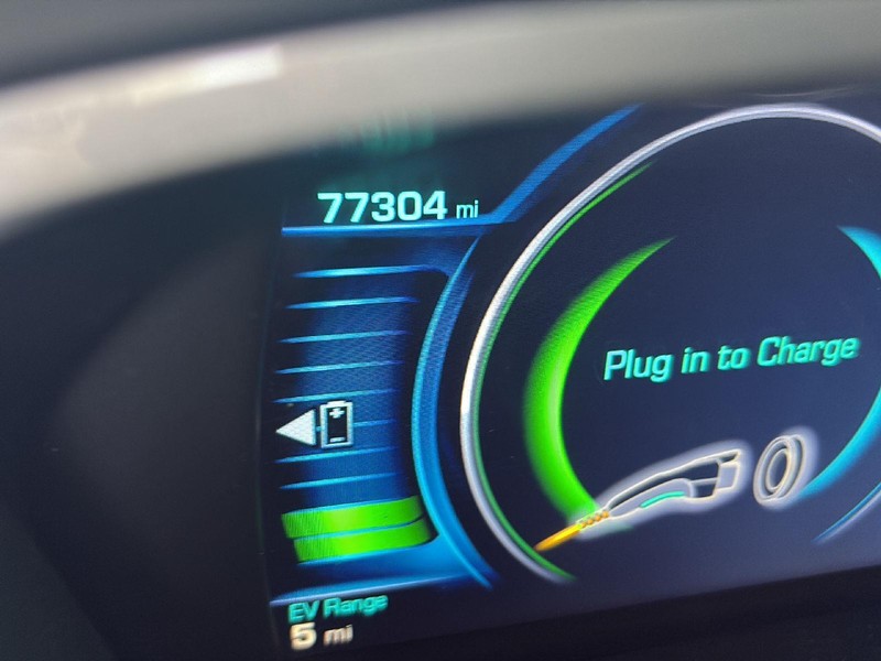 Chevrolet Volt Vehicle Full-screen Gallery Image 09