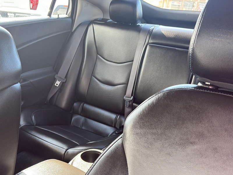 Chevrolet Volt Vehicle Full-screen Gallery Image 21