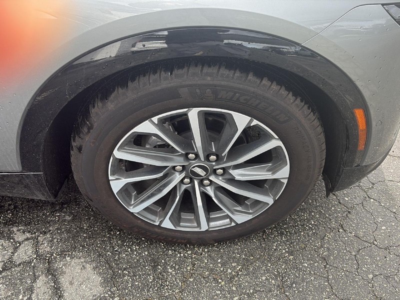 Cadillac LYRIQ Vehicle Full-screen Gallery Image 10
