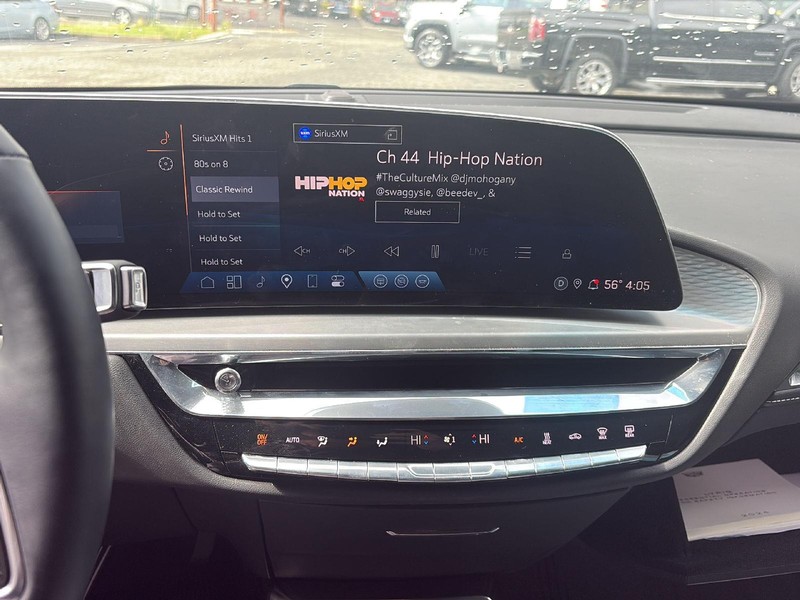 Cadillac LYRIQ Vehicle Full-screen Gallery Image 16