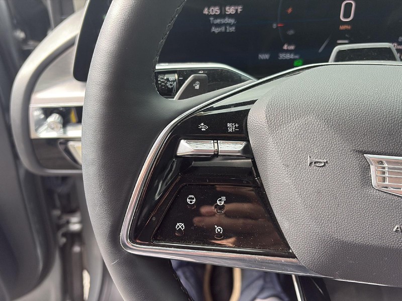 Cadillac LYRIQ Vehicle Full-screen Gallery Image 17
