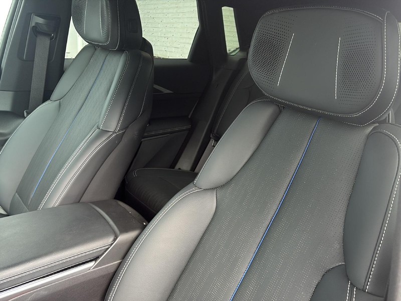 Cadillac LYRIQ Vehicle Full-screen Gallery Image 26