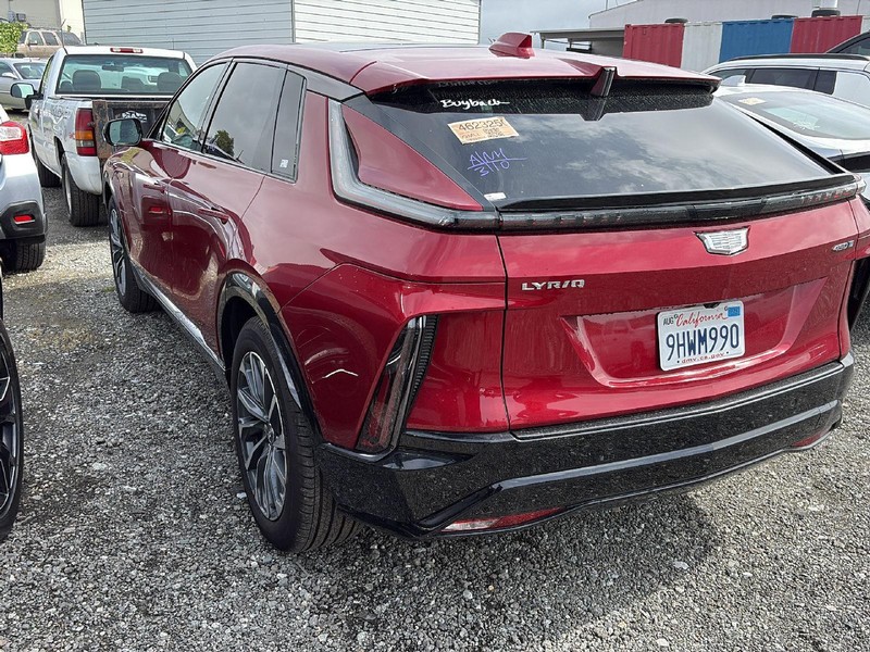 Cadillac LYRIQ Vehicle Full-screen Gallery Image 04