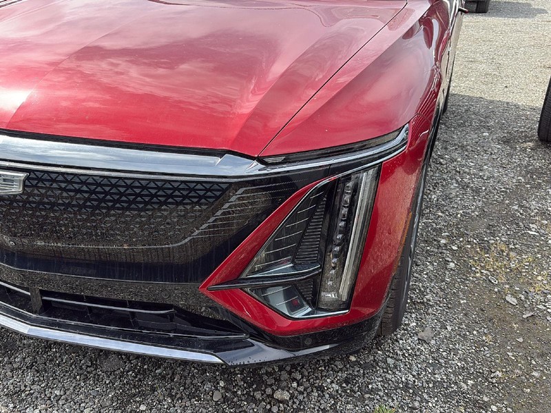 Cadillac LYRIQ Vehicle Full-screen Gallery Image 07
