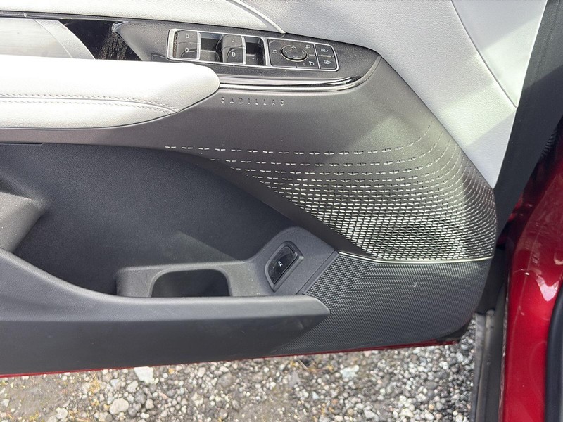 Cadillac LYRIQ Vehicle Full-screen Gallery Image 16