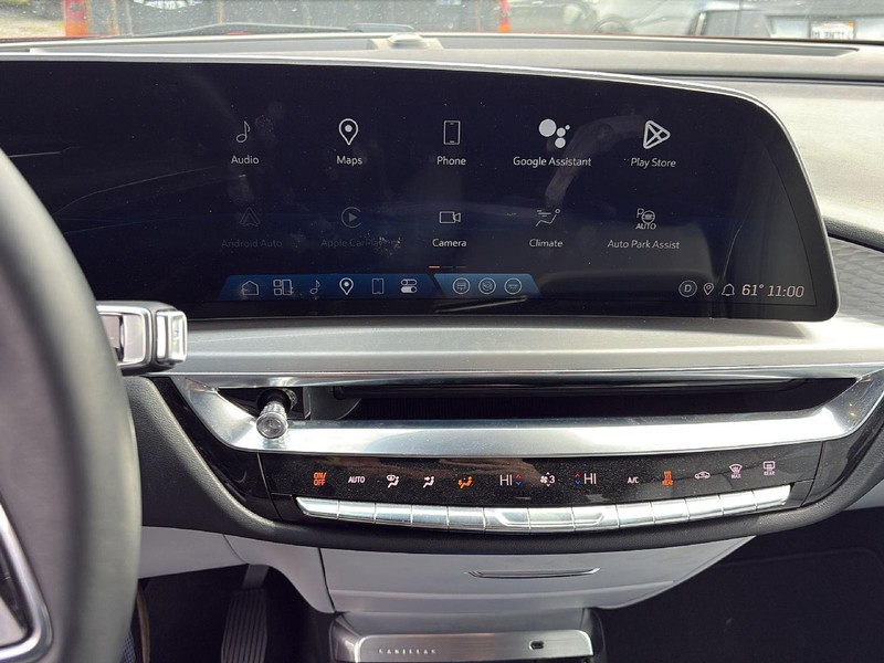 Cadillac LYRIQ Vehicle Full-screen Gallery Image 19