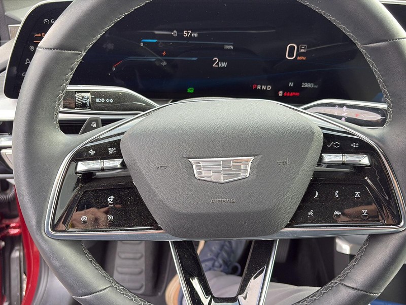 Cadillac LYRIQ Vehicle Full-screen Gallery Image 25
