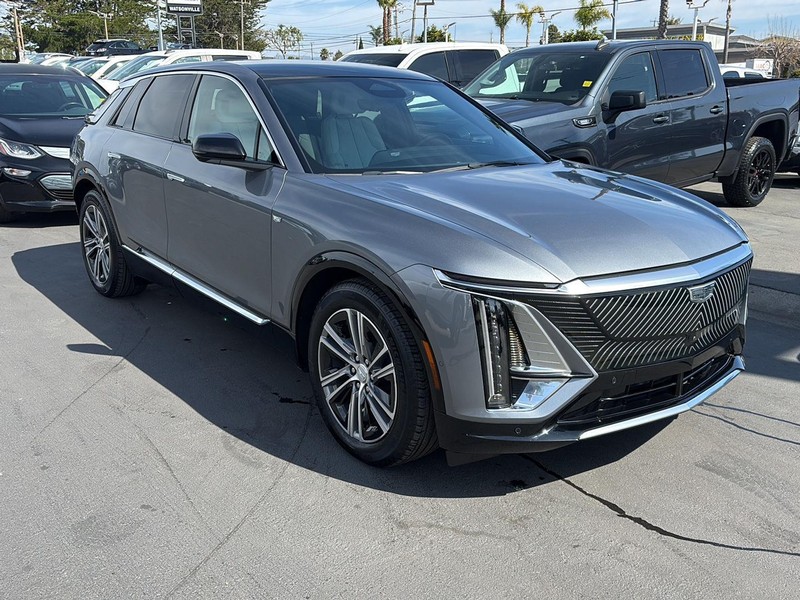 Cadillac LYRIQ Vehicle Full-screen Gallery Image 16