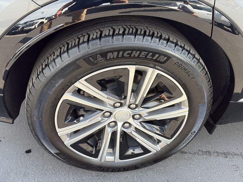 Cadillac LYRIQ Vehicle Full-screen Gallery Image 17