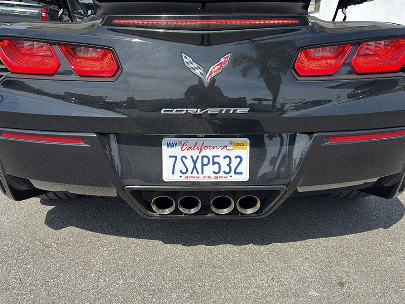 Chevrolet Corvette Vehicle Full-screen Gallery Image 08