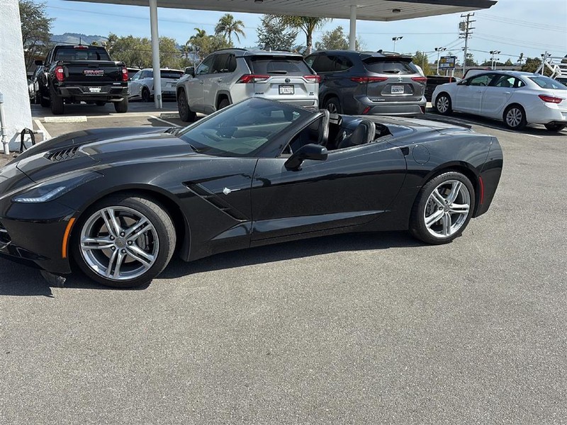 Chevrolet Corvette Vehicle Full-screen Gallery Image 09