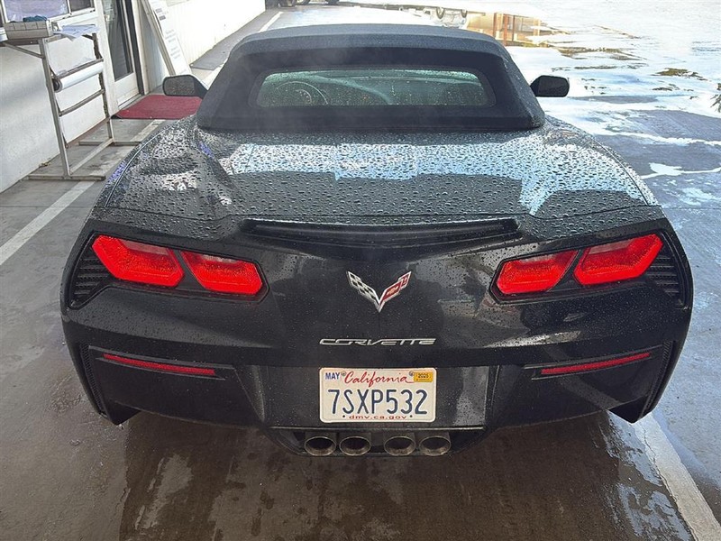 Chevrolet Corvette Vehicle Full-screen Gallery Image 22