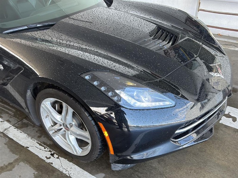 Chevrolet Corvette Vehicle Full-screen Gallery Image 25