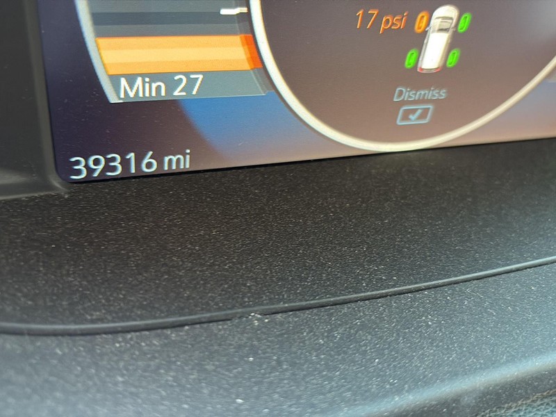 Chevrolet Bolt EV Vehicle Full-screen Gallery Image 13