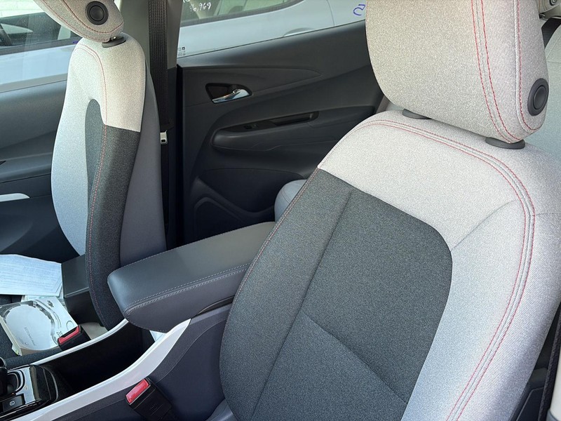 Chevrolet Bolt EV Vehicle Full-screen Gallery Image 16