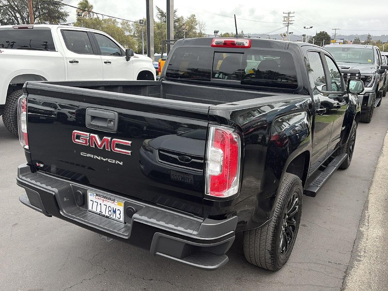 GMC Canyon Vehicle Full-screen Gallery Image 04