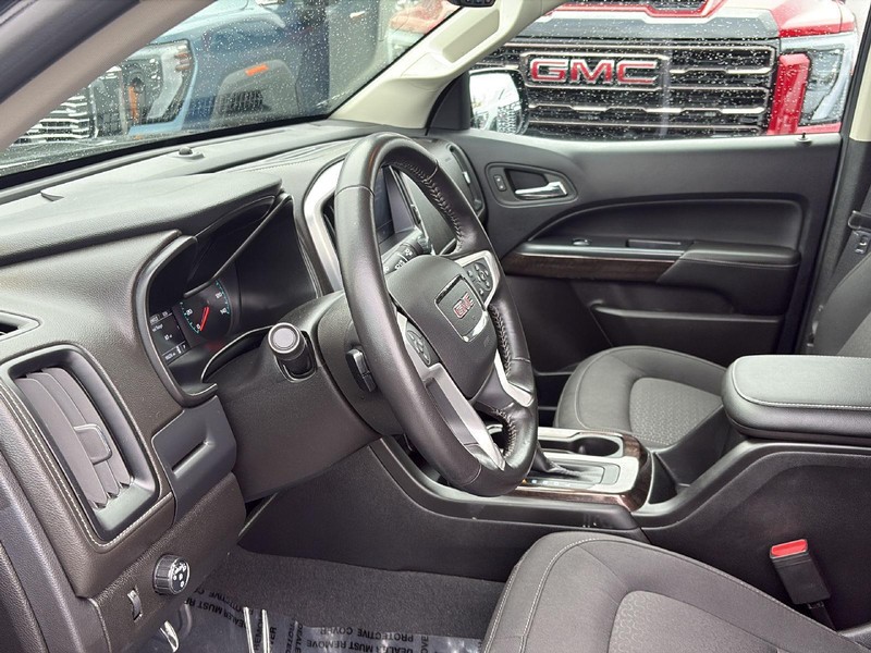 GMC Canyon Vehicle Full-screen Gallery Image 12