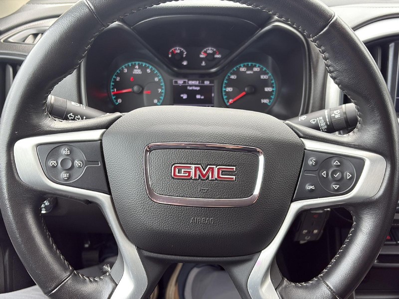 GMC Canyon Vehicle Full-screen Gallery Image 17