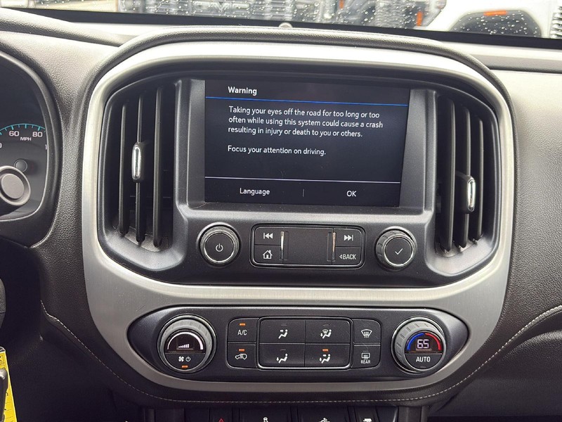 GMC Canyon Vehicle Full-screen Gallery Image 21