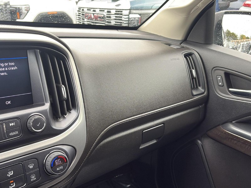 GMC Canyon Vehicle Full-screen Gallery Image 25