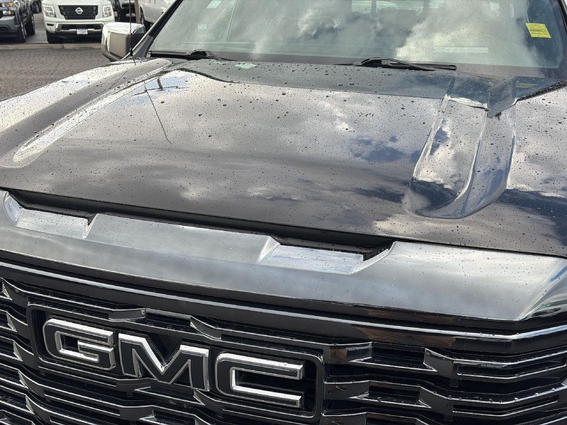 GMC Sierra 1500 Vehicle Full-screen Gallery Image 11