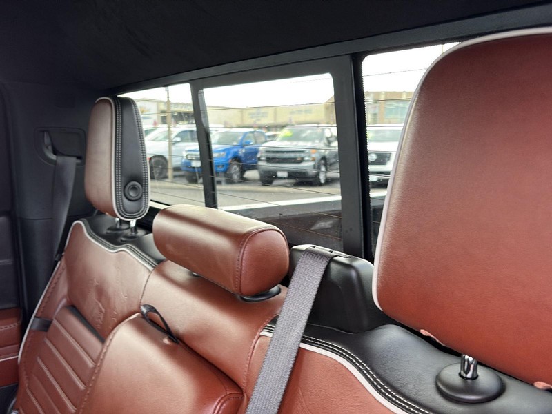 GMC Sierra 1500 Vehicle Full-screen Gallery Image 24