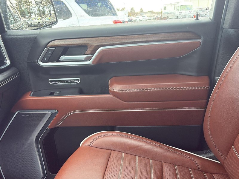 GMC Sierra 1500 Vehicle Full-screen Gallery Image 33