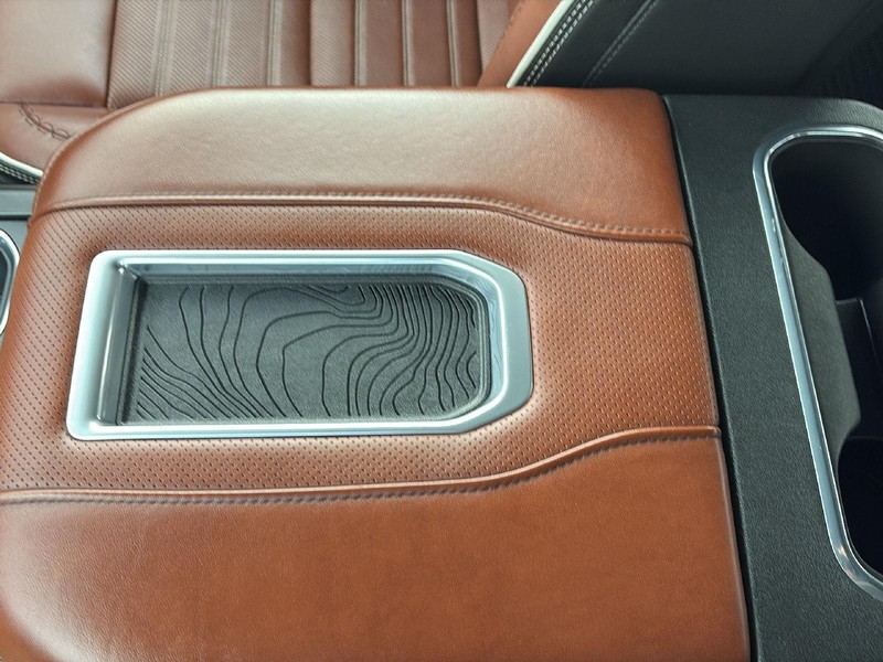 GMC Sierra 1500 Vehicle Full-screen Gallery Image 36