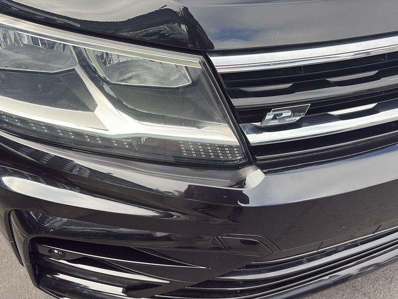 Volkswagen Tiguan Vehicle Full-screen Gallery Image 16