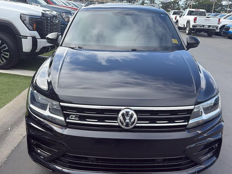 Volkswagen Tiguan Vehicle Full-screen Gallery Image 17